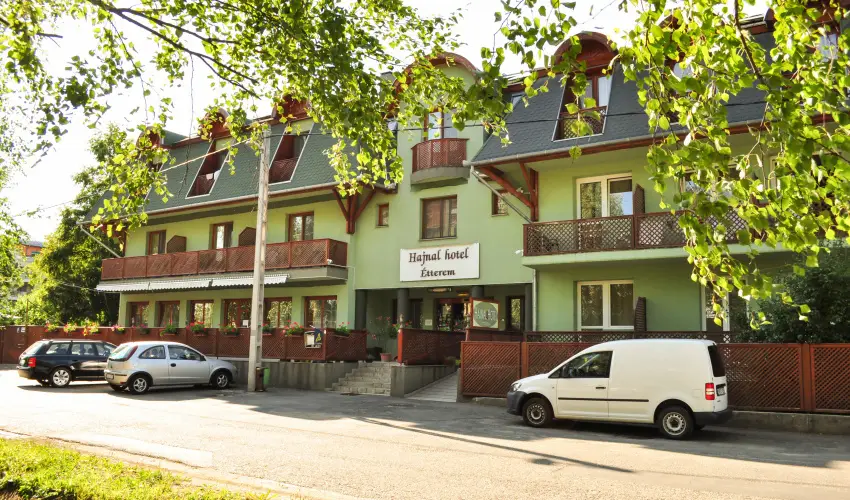 Hajnal Hotel Mez�k�vesd - Augusztus 20.