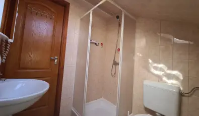 Hajnal Hotel Mez�k�vesd