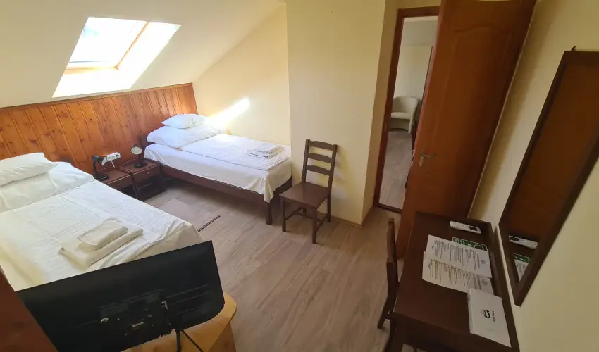 Hajnal Hotel Mez�k�vesd - Augusztus 20.