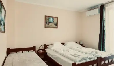 Hajnal Hotel Mez�k�vesd