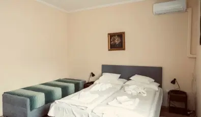 Hajnal Hotel Mez�k�vesd
