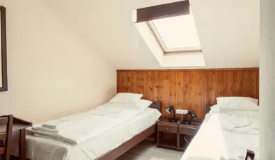 Hajnal Hotel Mez�k�vesd