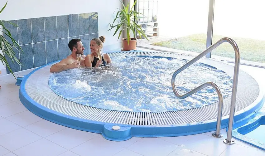 Hotel Hal�szkert Badacsony - Augusztus 20. (min. 2 �j)