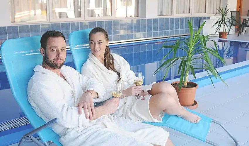 Hotel Hal�szkert Badacsony - Augusztus 20. (min. 2 �j)