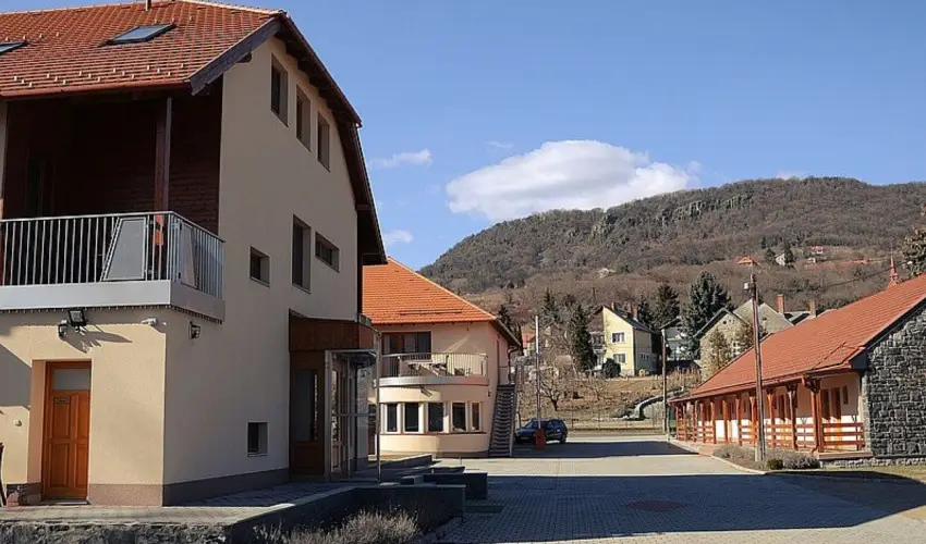 Hotel Hal�szkert Badacsony - Augusztus 20. (min. 2 �j)