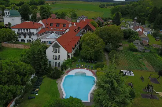 Hasik Hotel - Augusztus 20. - teljes el�refizet�ssel