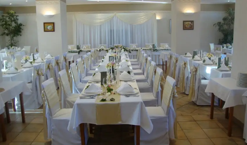 Hasik Hotel D�br�nte - Augusztus 20.