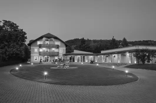 Hotel Honti Wellness �s Konferencia Sz�lloda - Augusztus 20. (min. 2 �j)