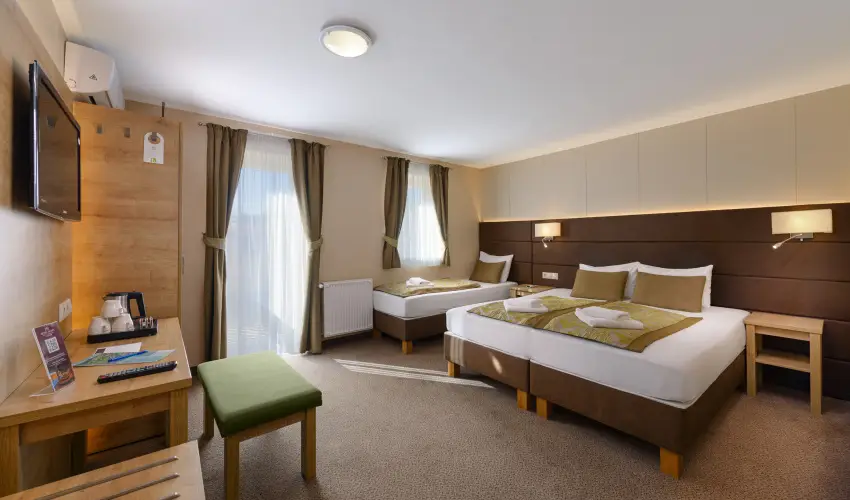 Hotel Honti Wellness �s Konferencia Sz�lloda Visegr�d - Augusztus 20. (min. 3 �j)