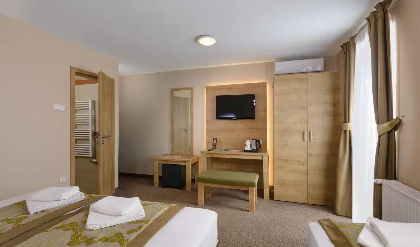 Hotel Honti Wellness �s Konferencia Sz�lloda Visegr�d - Augusztus 20. (min. 3 �j)