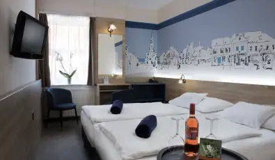 Hotel �rottk� K�szeg