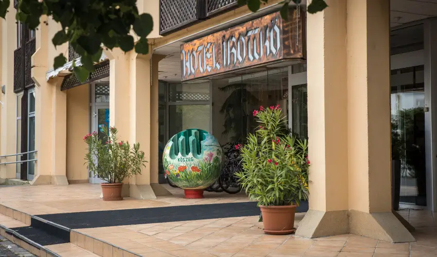 Hotel �rottk� K�szeg - Augusztus 20. 