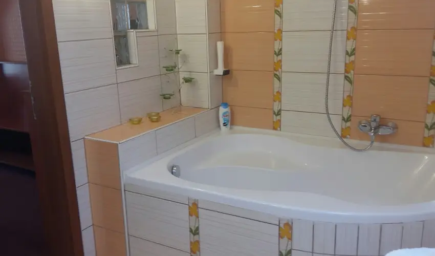 Hotel Isabell Gy�r - Augusztus 20.