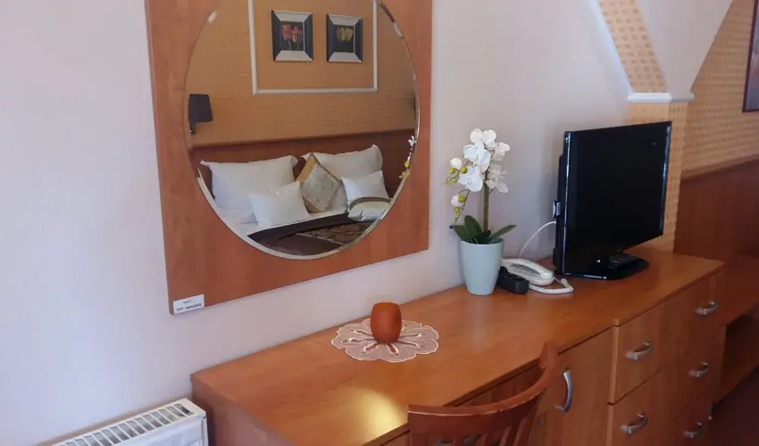 Hotel Isabell Gy�r - Augusztus 20.