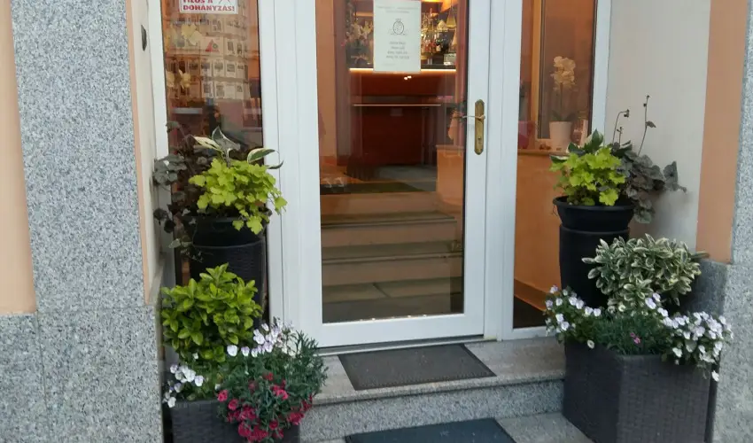 Hotel Isabell Gy�r - Augusztus 20.