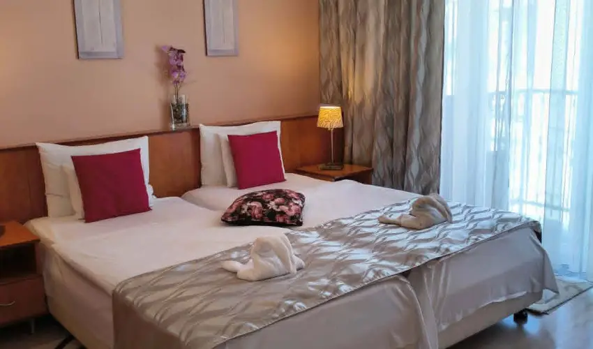 Hotel Isabell Gy�r - Augusztus 20.