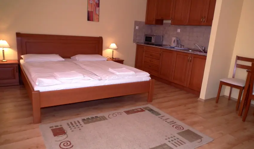 Hotel Jrja Hajdszoboszl - Augusztus 20. (min. 3 j)