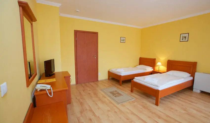 Hotel Jrja Hajdszoboszl - Augusztus 20. (min. 3 j)