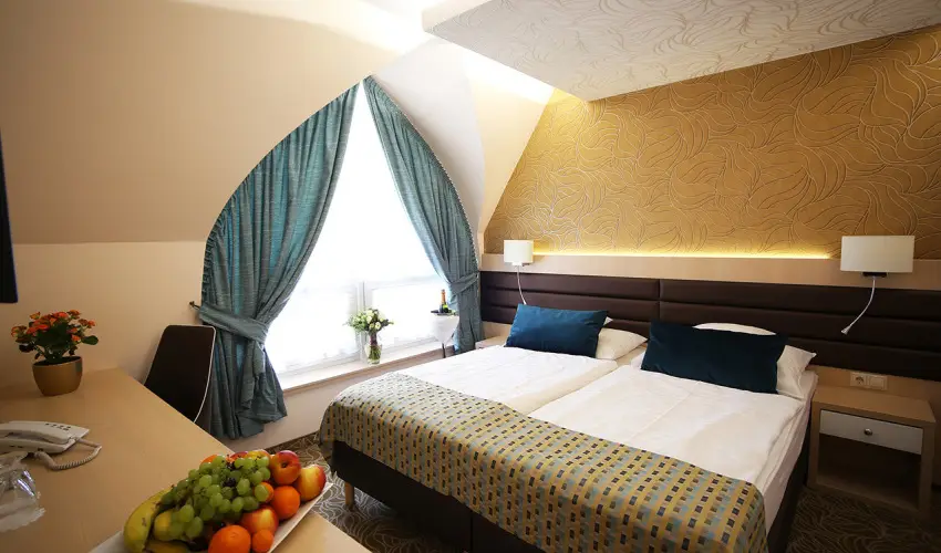 Hotel Kiss Tata - Augusztus 20.