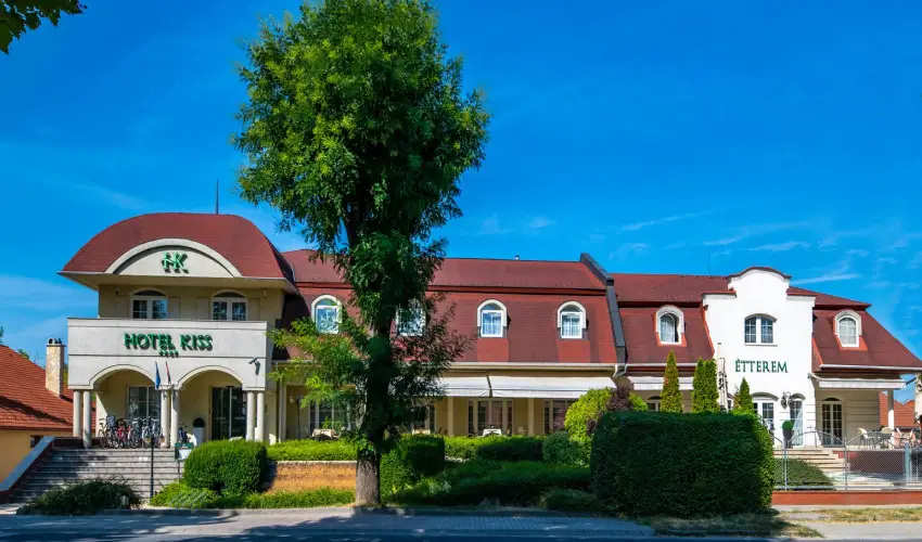 Hotel Kiss Tata - Augusztus 20.