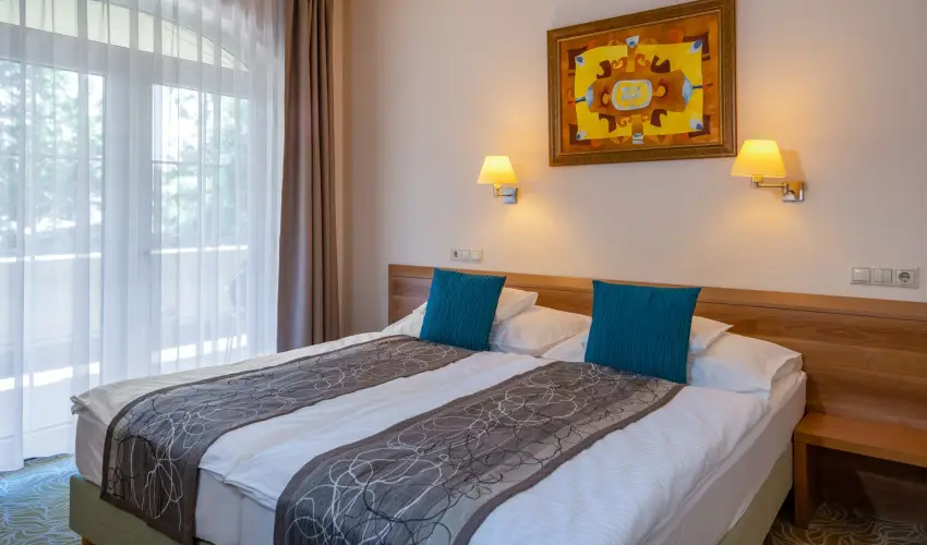 Hotel Kiss Tata - Augusztus 20.