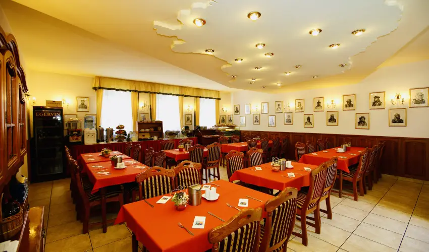 Hotel Korona Wellness, Rendezvény & Borhotel Eger Eger - Augusztus 20. (min. 3 éj)