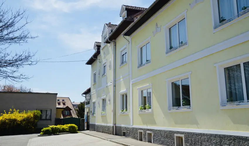 Hotel Korona Wellness, Rendezvény & Borhotel Eger Eger - Augusztus 20. (min. 3 éj)