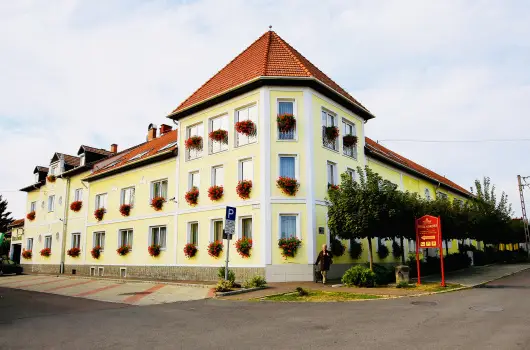 Hotel Korona Wellness, Rendezvny & Borhotel Eger - Augusztus 20. (min. 3 j)