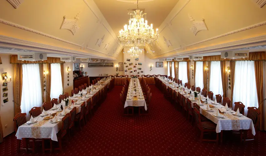 Hotel Korona Wellness, Rendezvény & Borhotel Eger Eger - Augusztus 20. (min. 3 éj)