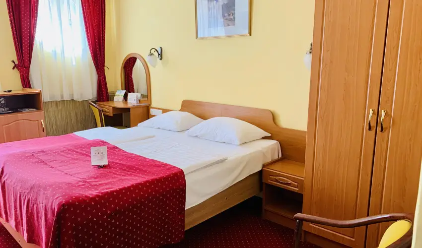 Hotel Korona Wellness, Rendezvény & Borhotel Eger Eger - Augusztus 20. (min. 3 éj)