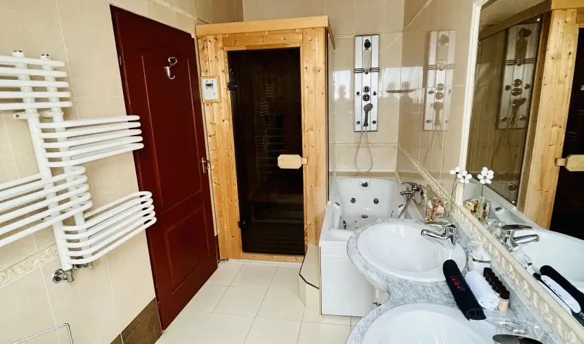 Hotel Korona Wellness, Rendezvény & Borhotel Eger Eger - Augusztus 20. (min. 3 éj)