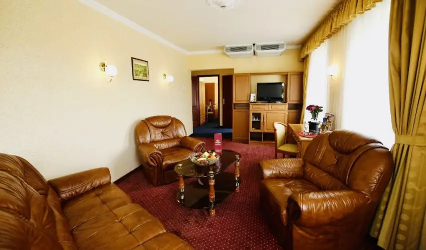 Hotel Korona Wellness, Rendezvény & Borhotel Eger Eger - Augusztus 20. (min. 3 éj)