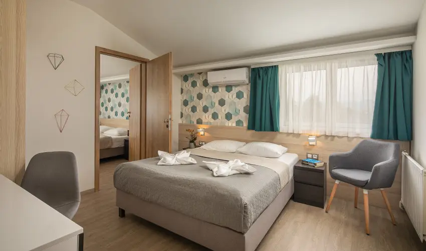 Krist�ly Hotel Keszthely - Augusztus 20. (min. 2 �j)