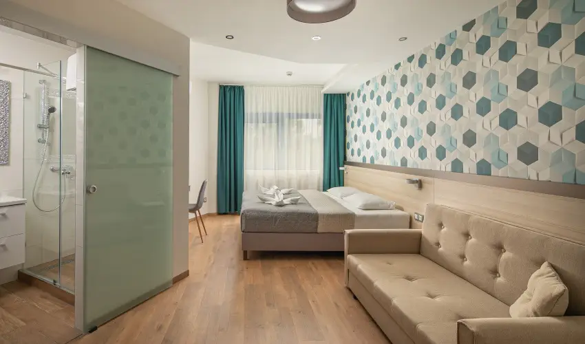 Krist�ly Hotel Keszthely - Augusztus 20. (min. 2 �j)