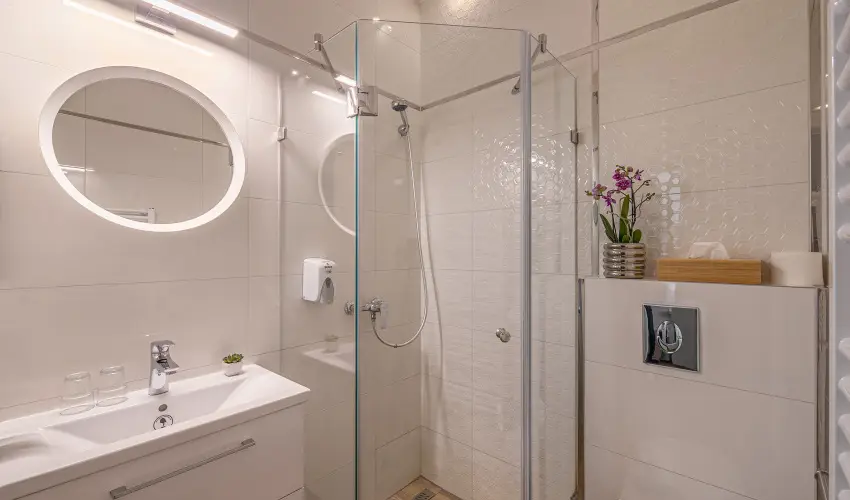 Krist�ly Hotel Keszthely - Augusztus 20. (min. 2 �j)