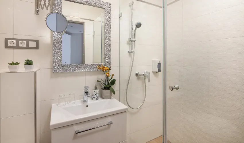 Krist�ly Hotel Keszthely - Augusztus 20. (min. 2 �j)