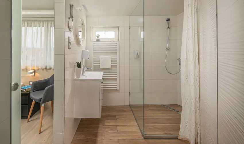 Krist�ly Hotel Keszthely - Augusztus 20. (min. 2 �j)