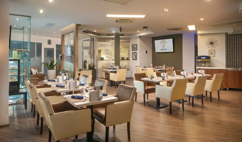 Krist�ly Hotel Keszthely - Augusztus 20. (min. 2 �j)