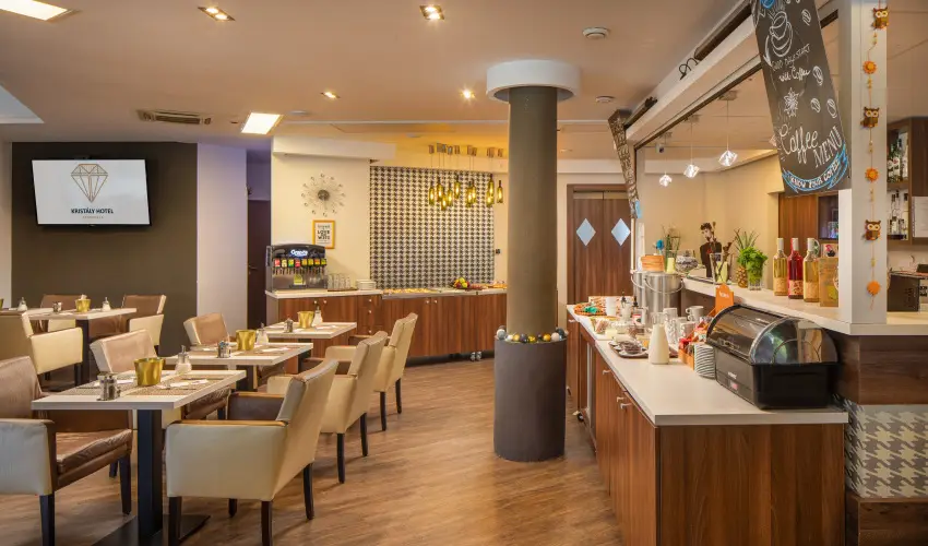 Krist�ly Hotel Keszthely - Augusztus 20. (min. 2 �j)