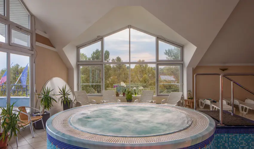 Krist�ly Hotel Keszthely - Augusztus 20. (min. 2 �j)