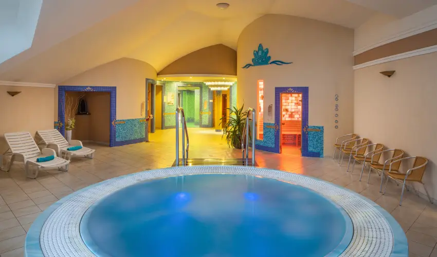 Krist�ly Hotel Keszthely - Augusztus 20. (min. 2 �j)