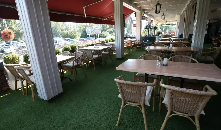 Hotel Laroba Alsrs - Augusztus 20. (min. 2 j)