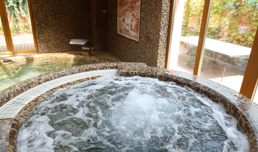 Hotel Laroba Alsrs - Augusztus 20. (min. 2 j)