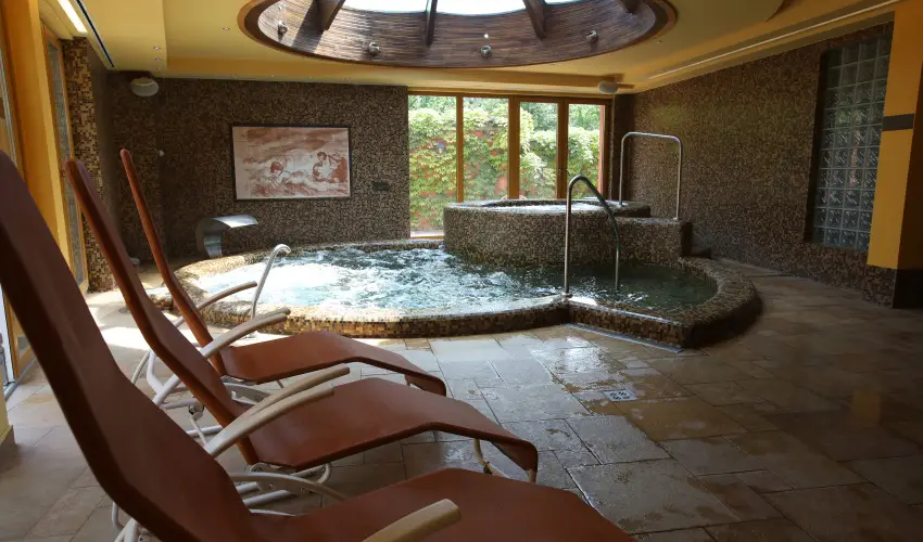 Hotel Laroba Alsrs - Augusztus 20. (min. 2 j)