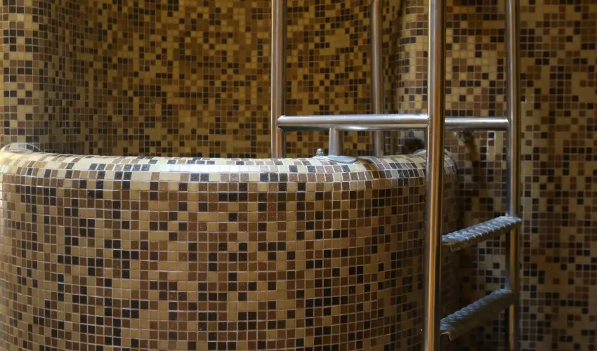 Hotel Laroba Alsrs - Augusztus 20. (min. 2 j)