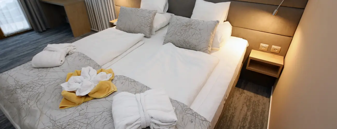 Hotel Laroba Alsrs - Augusztus 20. (min. 2 j)