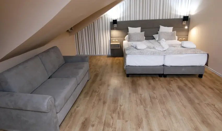 Hotel Laroba Alsrs - Augusztus 20. (min. 2 j)