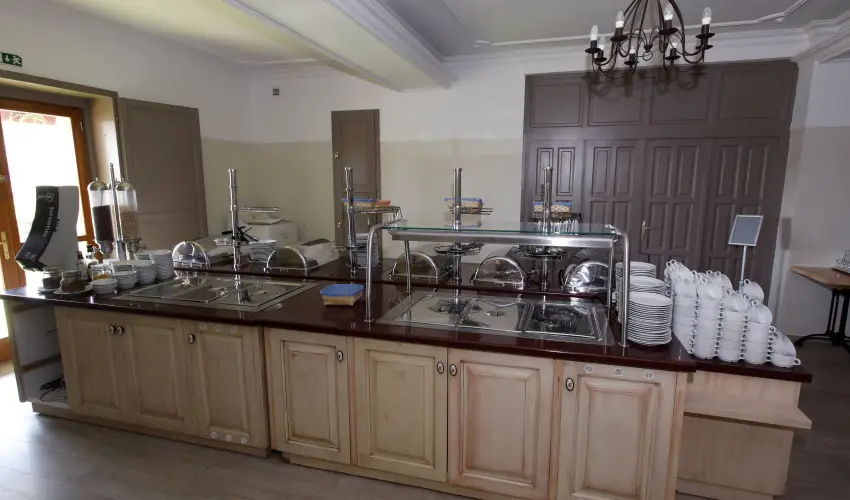 Hotel Laroba Alsrs - Augusztus 20. (min. 2 j)