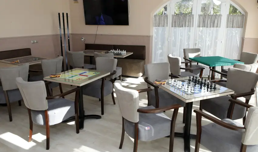 Hotel Laroba Alsrs - Augusztus 20. (min. 2 j)