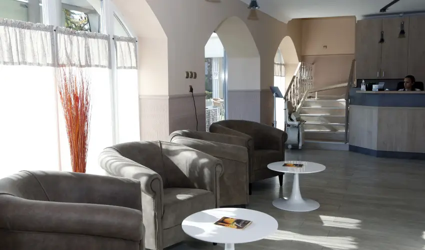 Hotel Laroba Alsrs - Augusztus 20. (min. 2 j)